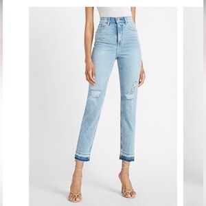 Express Distressed Cropped Light Blue Women's high rise mom Jeans size 6
